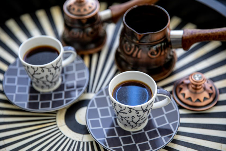 Guida al caffè arabo.